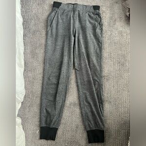 Lululemon joggers size 4